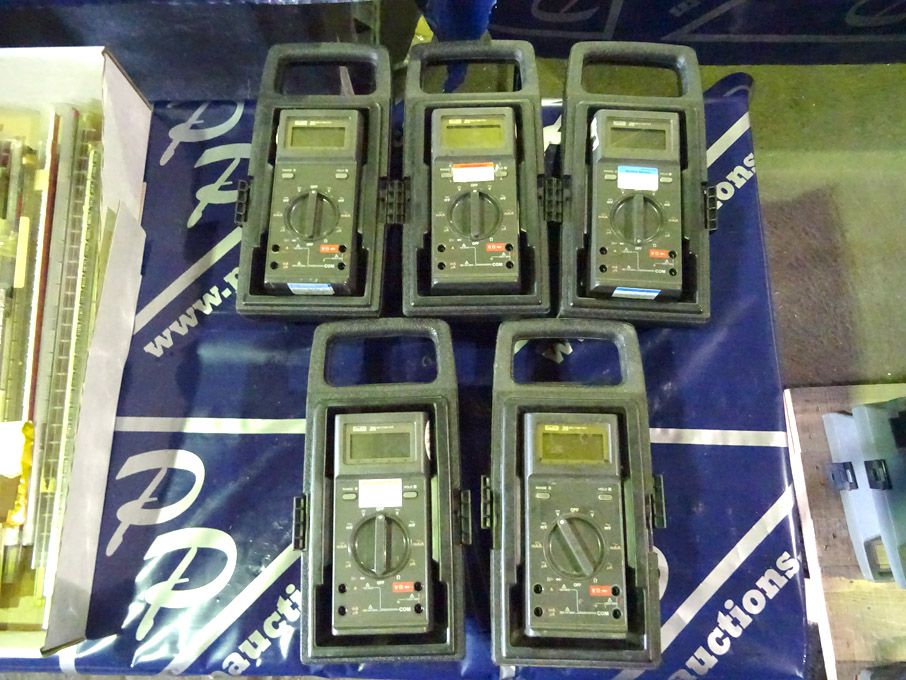 5x Fluke 25 hand held multimeters - Lot Located at...