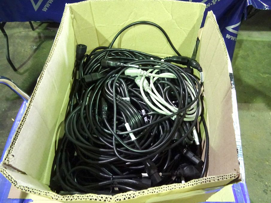 Qty various IEC 240v mains leads - Lot Located at:...