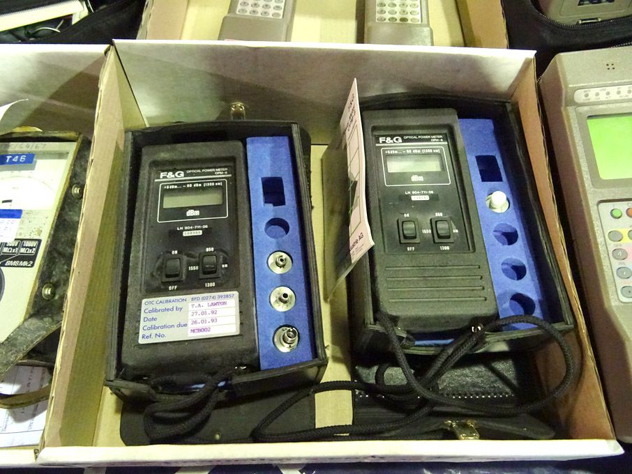 2x F & G OPM-6 optical power meters in cases - Lot...