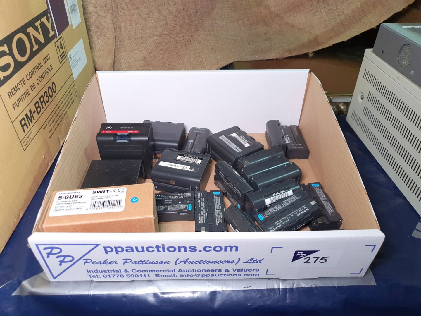 18x Sony NP-F Li-ion battery packs (15x NP-F330, 2...