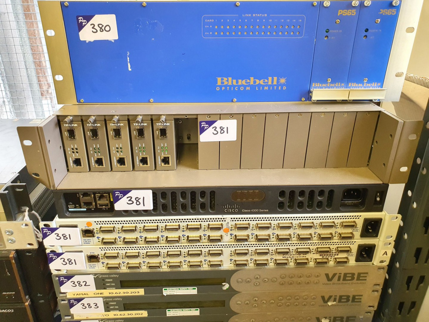 Rack type network router, Cisco 4300 series ISR ro...