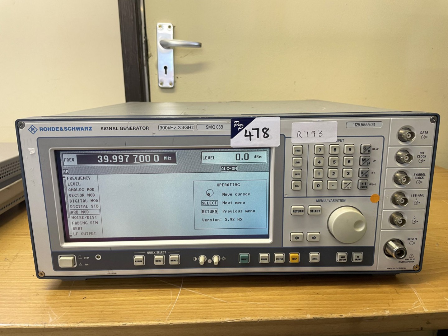 Rohde & Schwarz SMIQ 03B signal generator, 300kHz-...