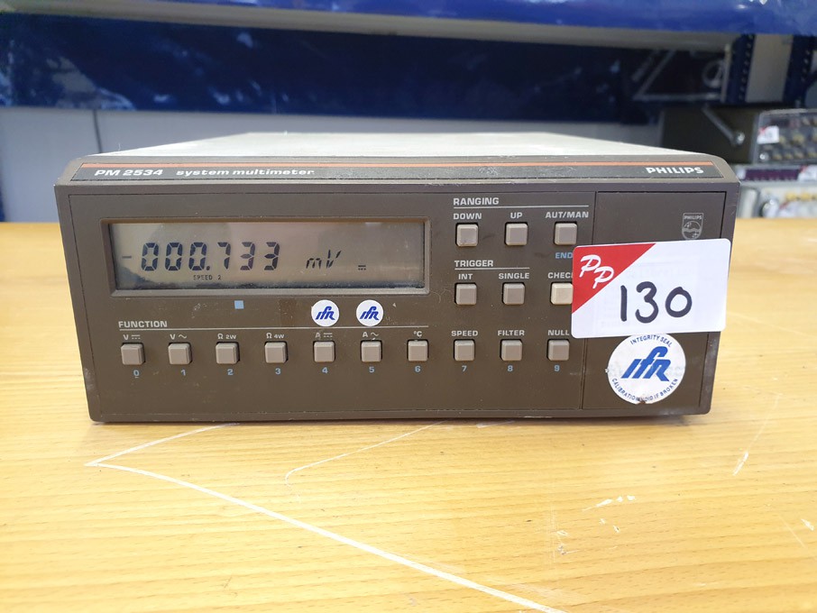 Phillips PM2534 digital multimeter - lot located a...