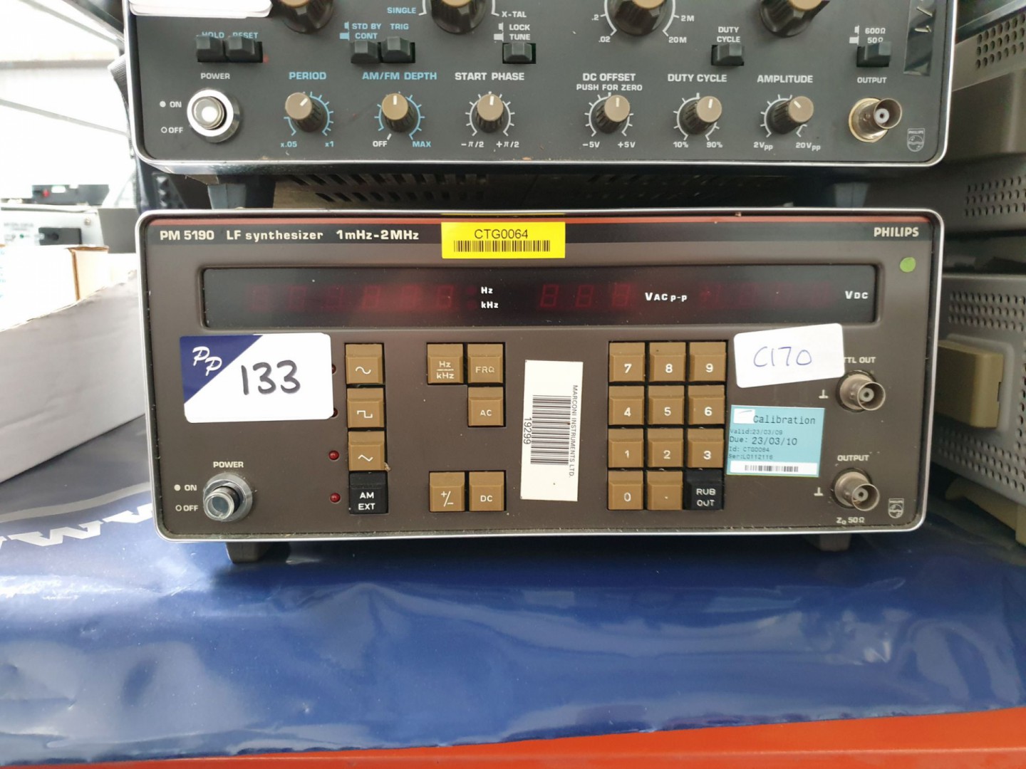 Philips PM5190 LF synthesiser, 1mHz - 2MHz (C170)