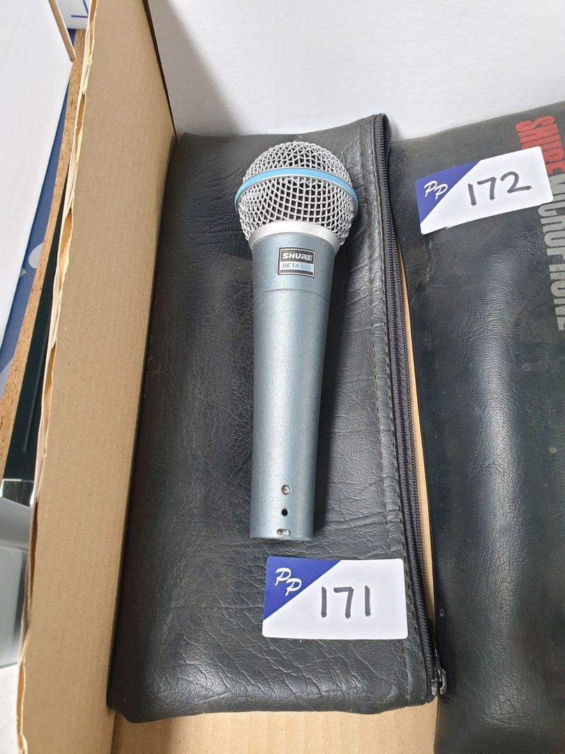 Shure Beta 58A microphone in case