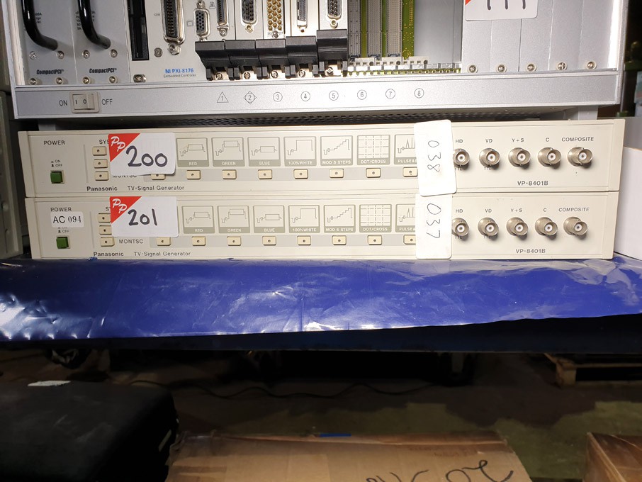 Panasonic VP8401B TV-signal generator  - lot locat...