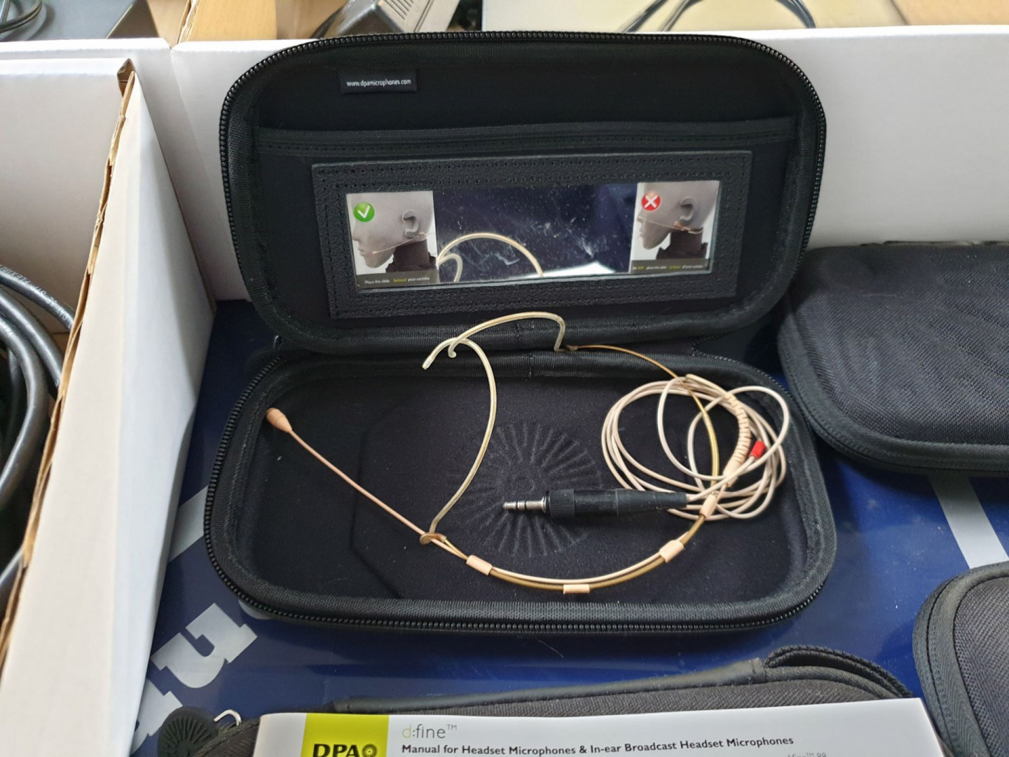 DPA 4066 d:fine headset microphone in case
