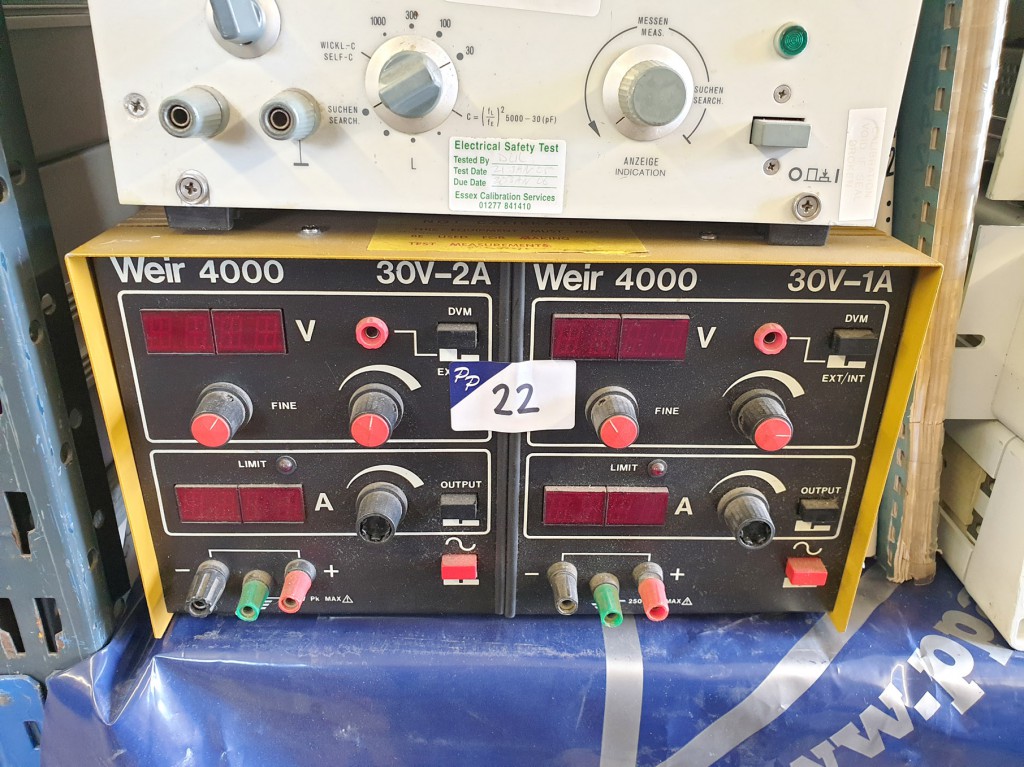 Weir 4000 dual PSU, 0-30v, 1A twice with manual