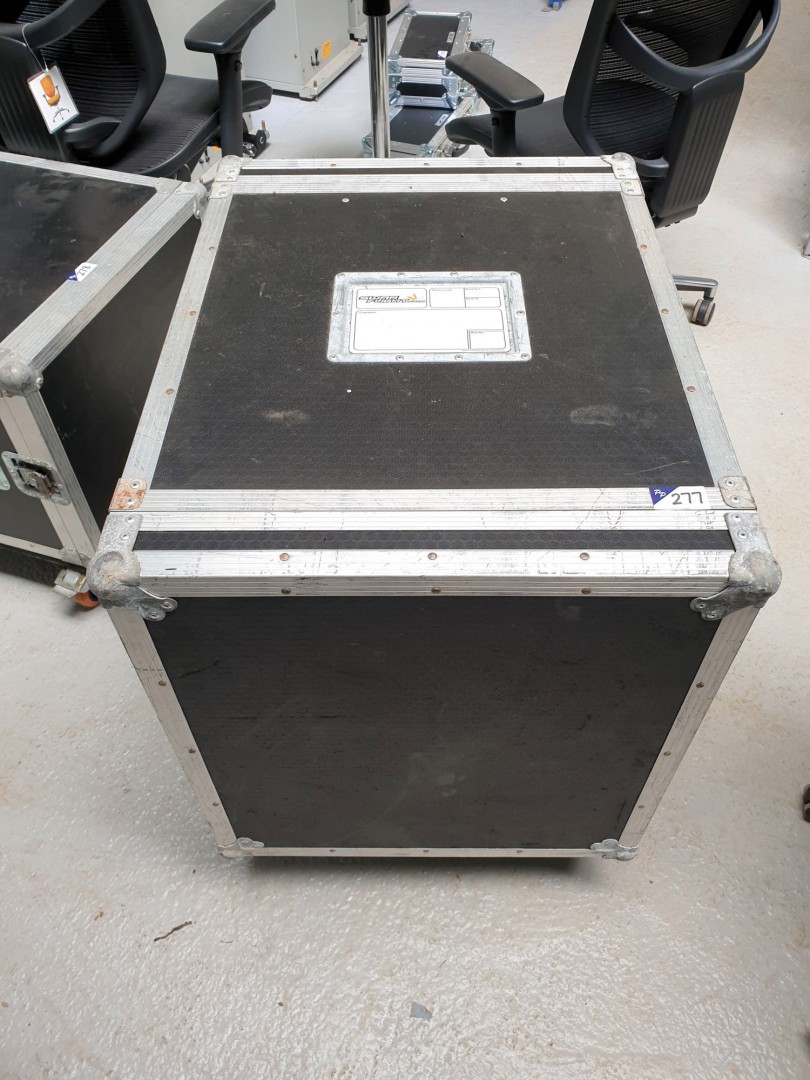 Black mobile foam lined transit case, 600x800x760m...