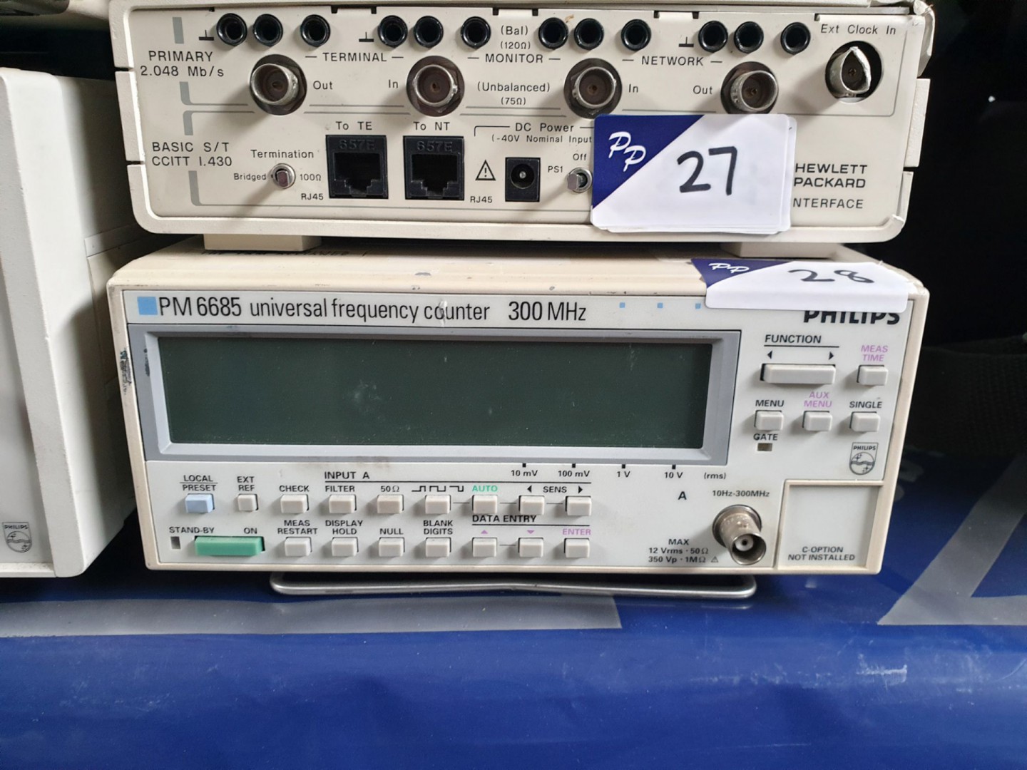 Philips PM6685 300MHz universal frequency counter...