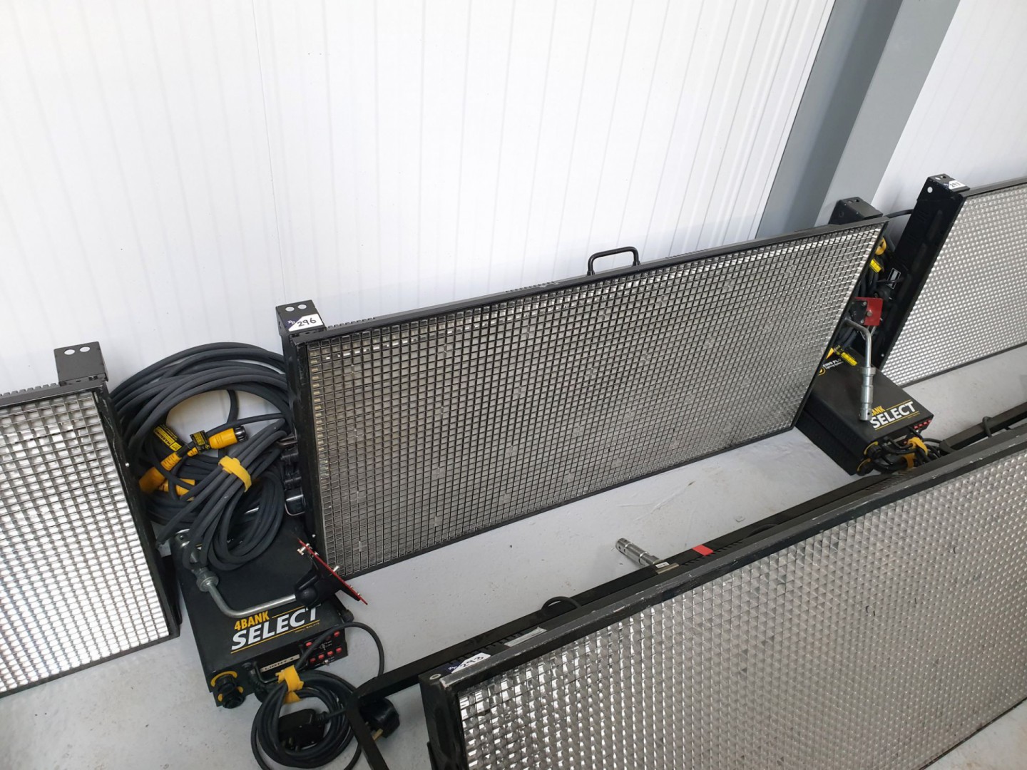 Kino Flow flathead 80 studio light with 2x BAL-415...