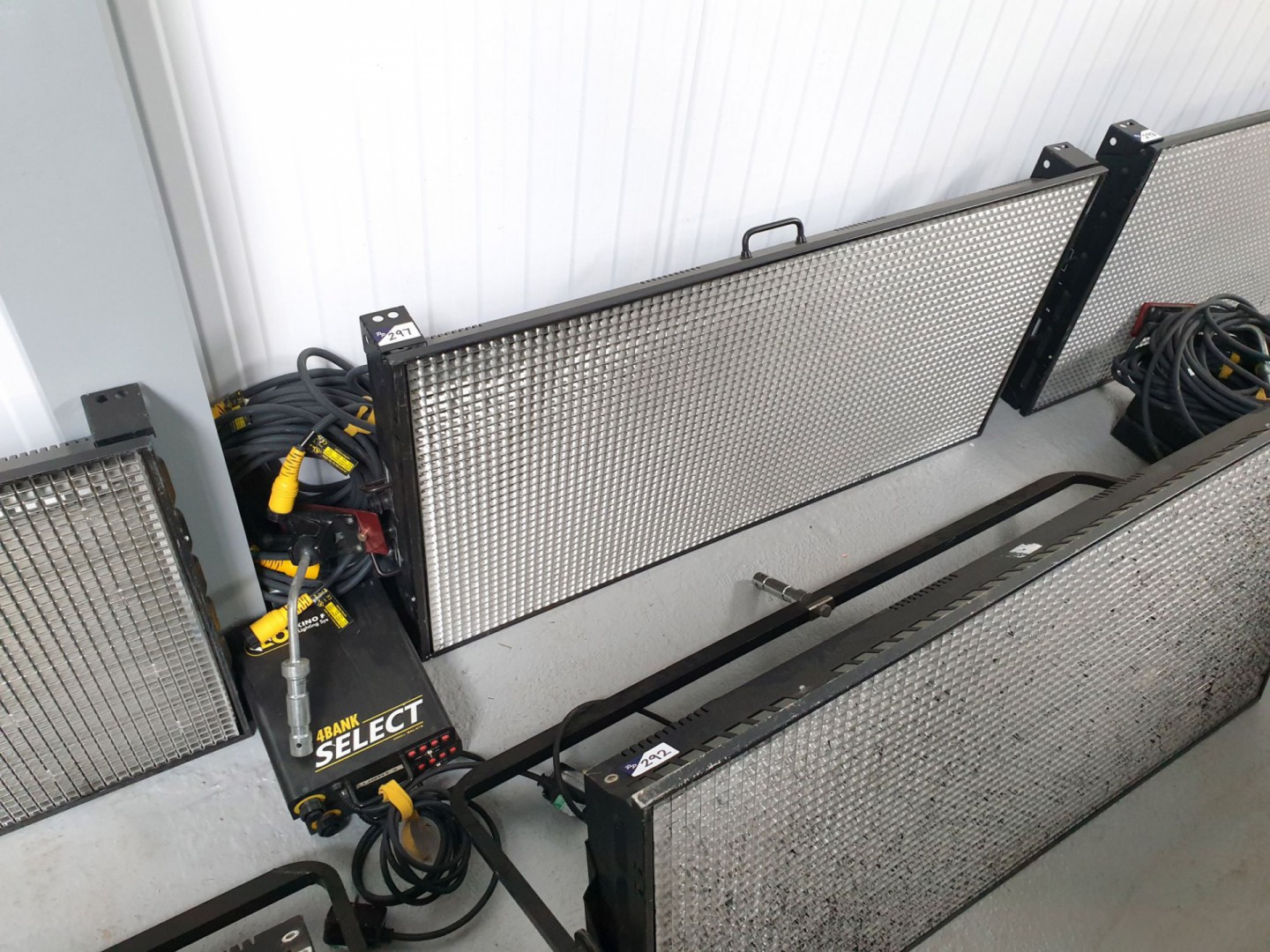 Kino Flow flathead 80 studio light with 2x BAL-415...