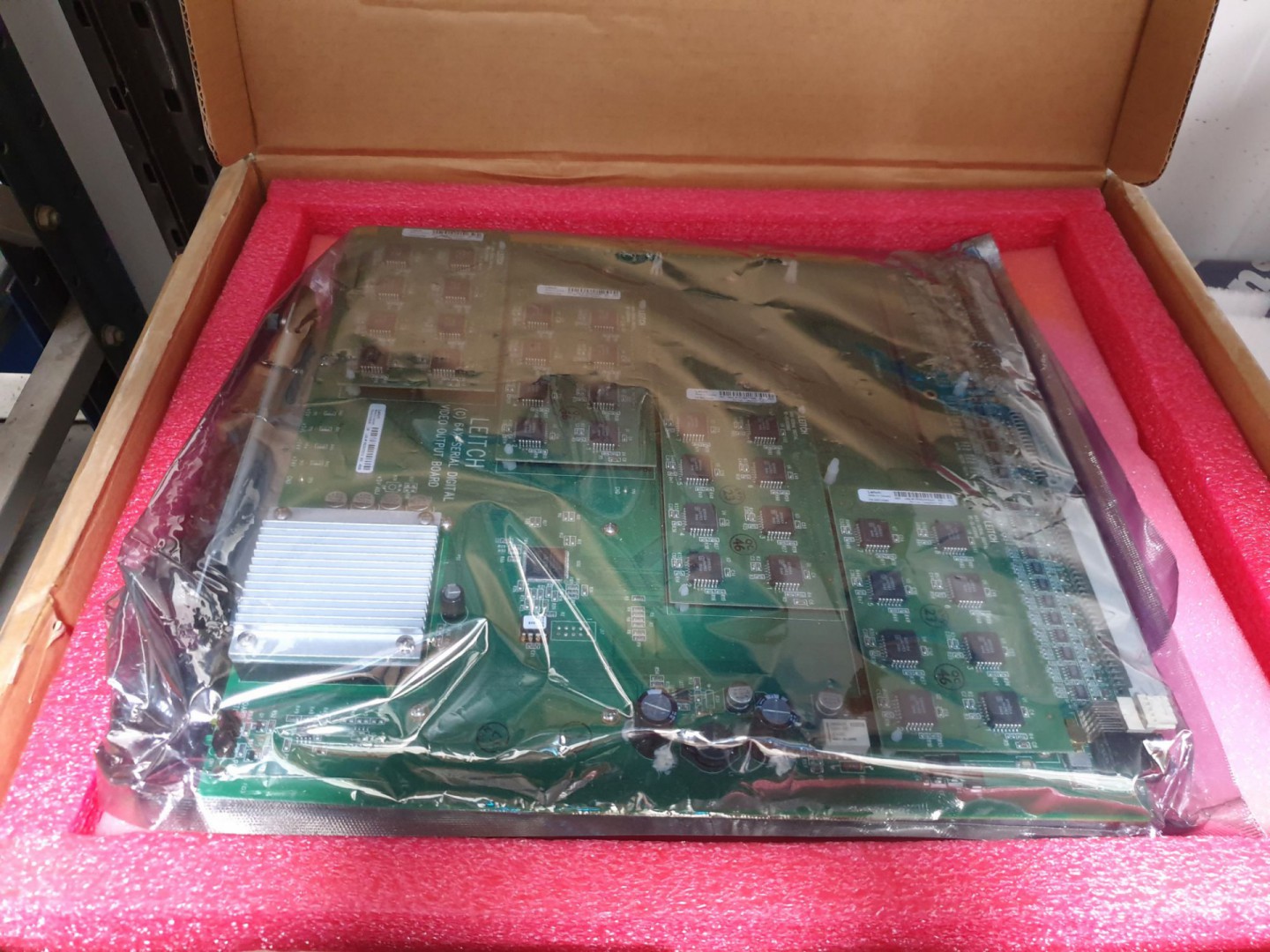 Leitch (c) 64X-Serial digital video output board (...