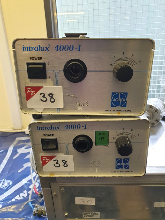 2x Intralux 4000-1 light sources - lot located at:...