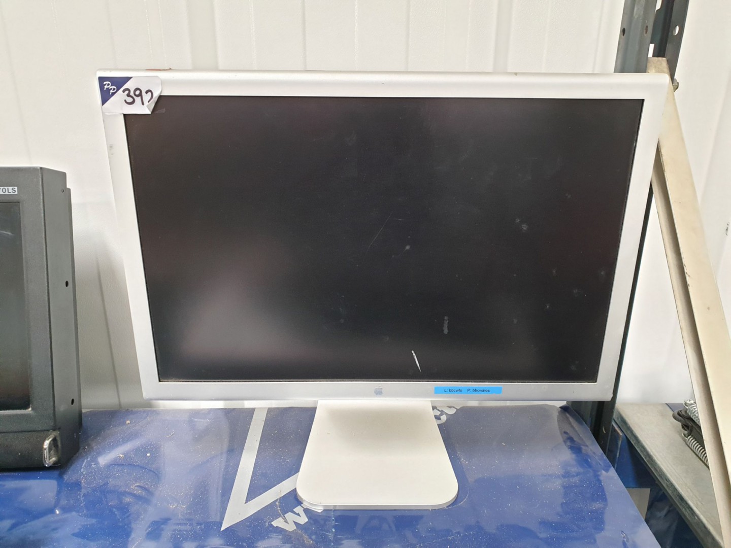 Apple A1081 20" cinema display on stand