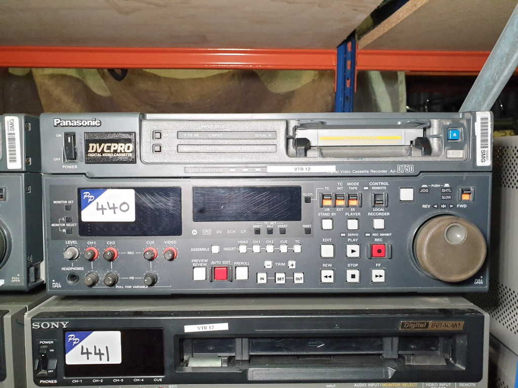 Panasonic AJ-D750 digital video cassette recorder