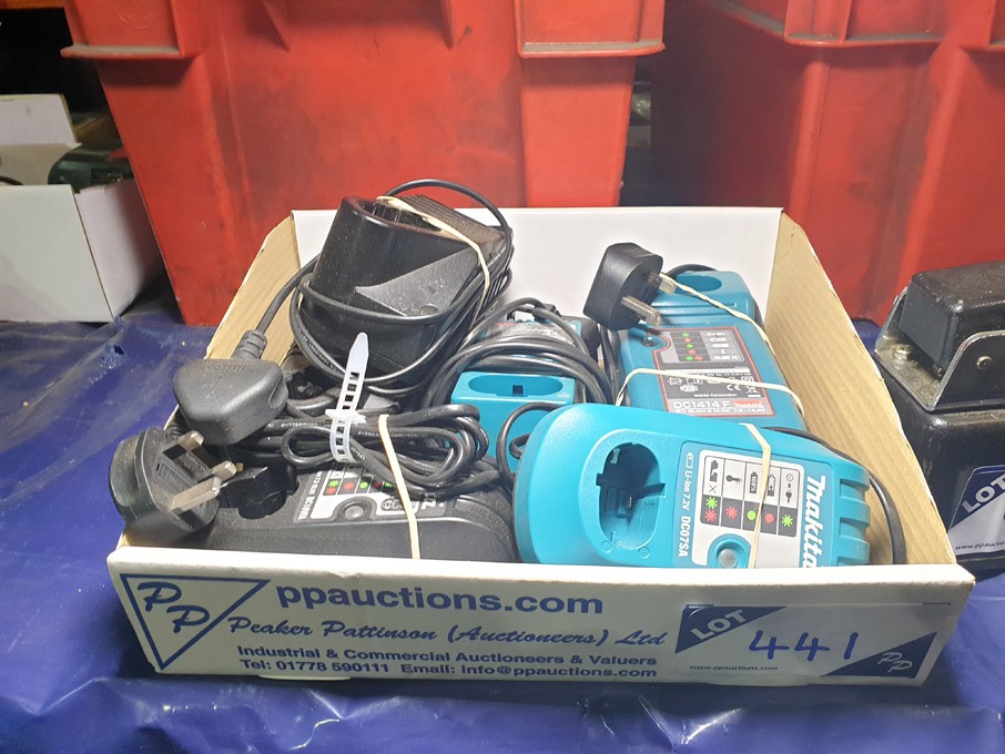 Qty various Makita / Bosch battery chargers - lot...
