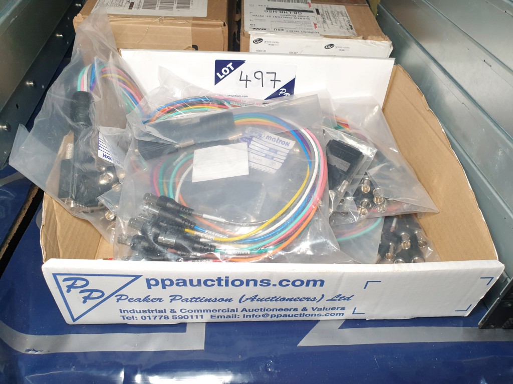 8x Matrox Y16171-00 VGA cables (unused)