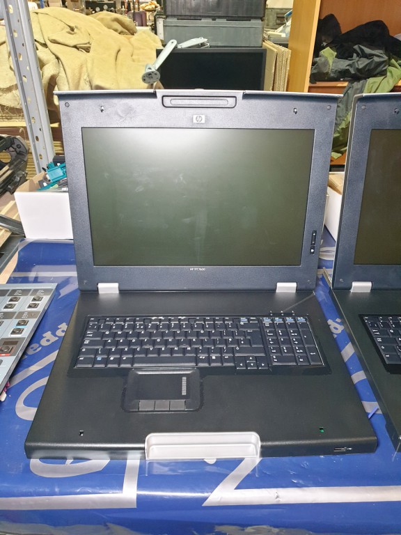 HP TFT 7600 rack type monitor, keyboard