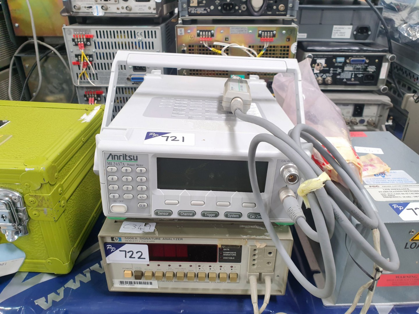 Anritsu ML2437A power meter with MA 2422B power se...