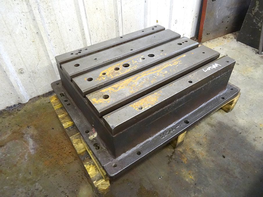 CI 'T' slotted sub table, 520x420mm