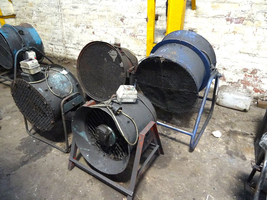 4x electric industrial cooling fans on stands - Lo...