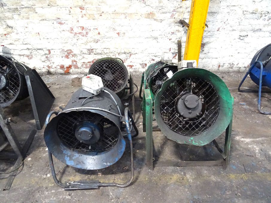 4x electric industrial cooling fans on stands - Lo...