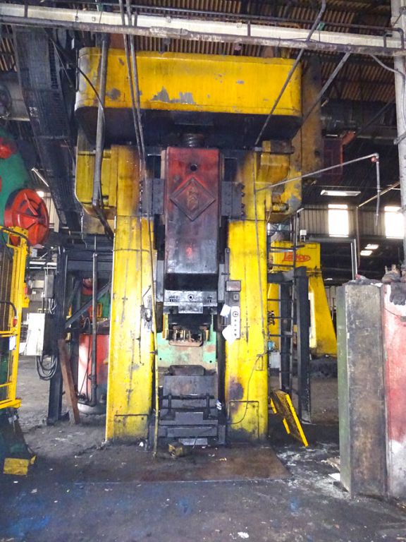 Hasencleaver FPR355 1250 ton screw press, 26x20" b...