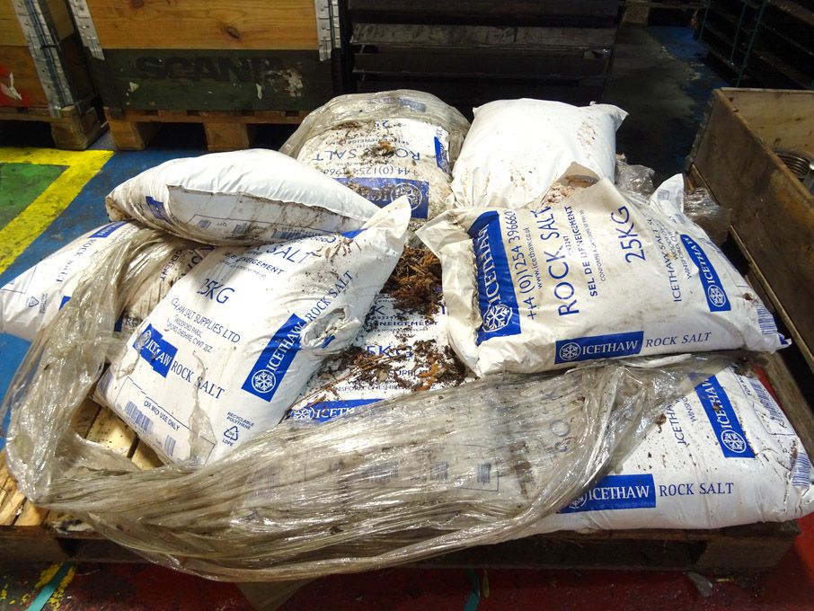 Qty 25kg bags rock salt on pallet - Lot located at...