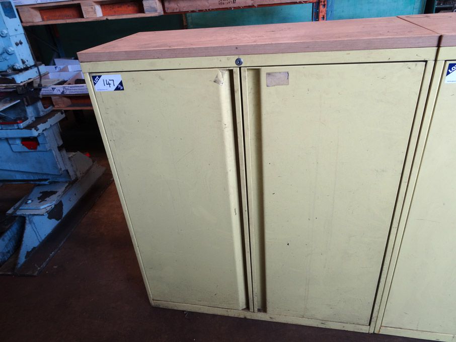 Teknion lime green metal storage cupboard, 1000x11...