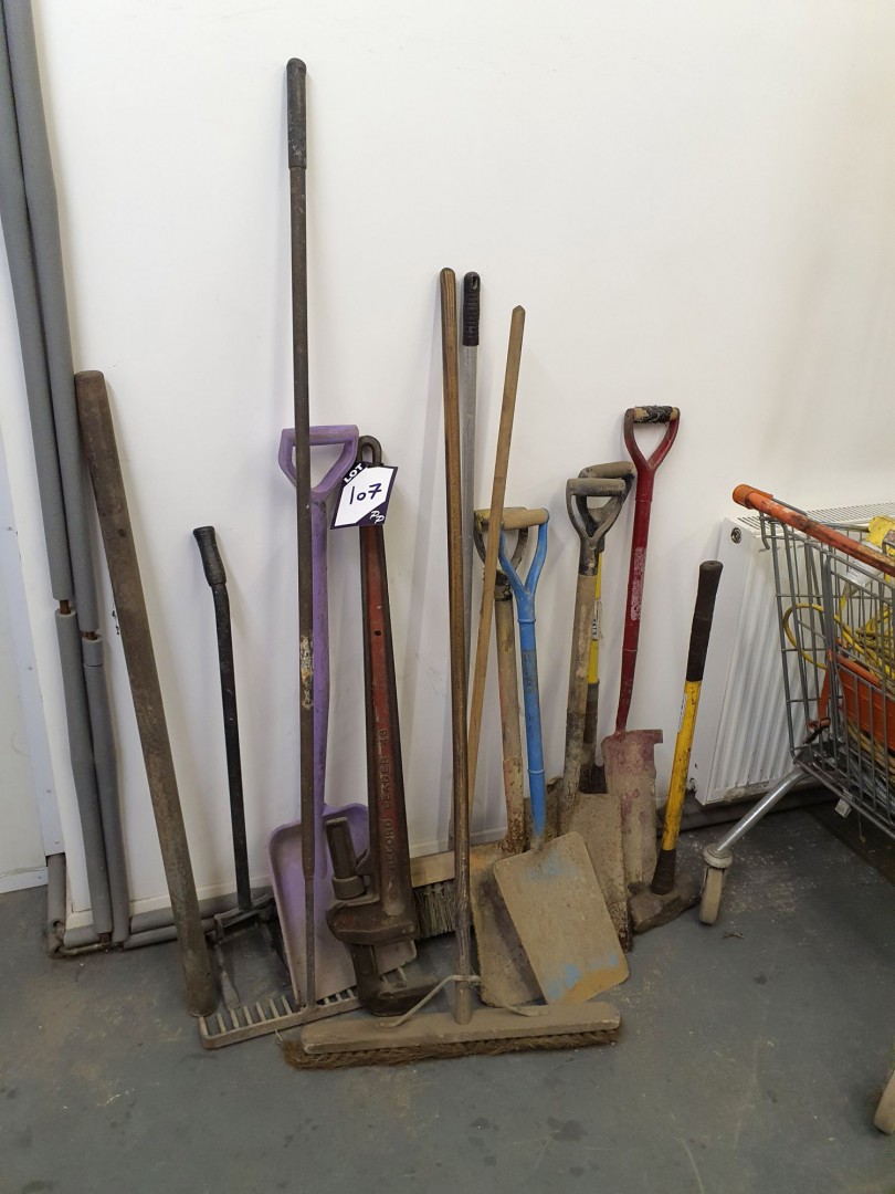 Qty various shovels, sledge hammer, Record 48 monk...