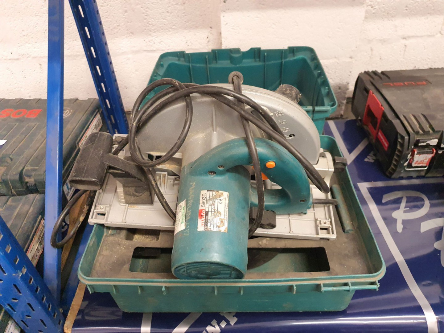 Makita 5903R circular saw, 110v, 235mm dia in case...
