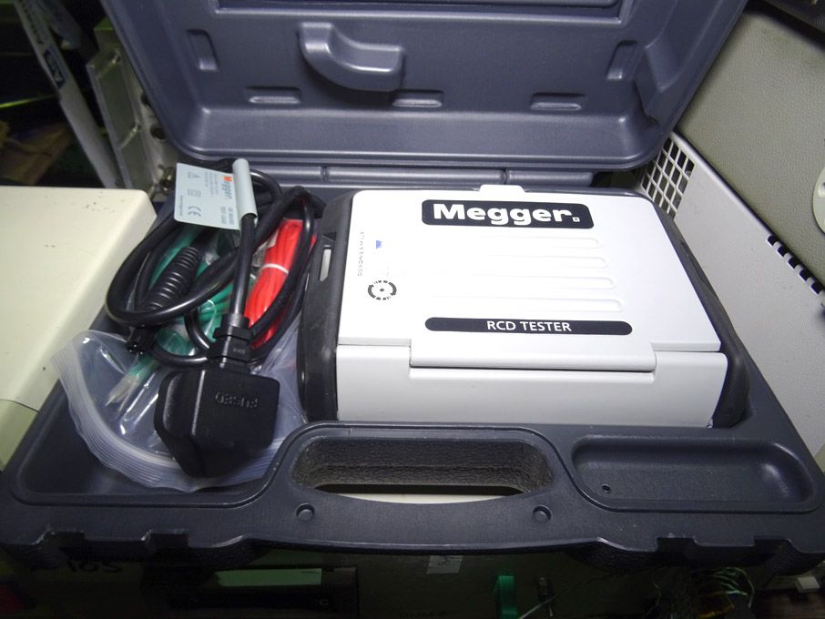 Megger RCDT320 RCD tester in carry case - lot loca...