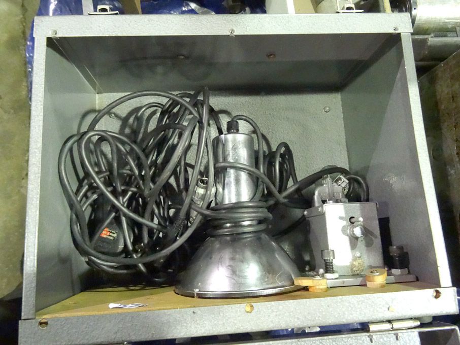 Ultraviolet light in metal case - lot located at:...