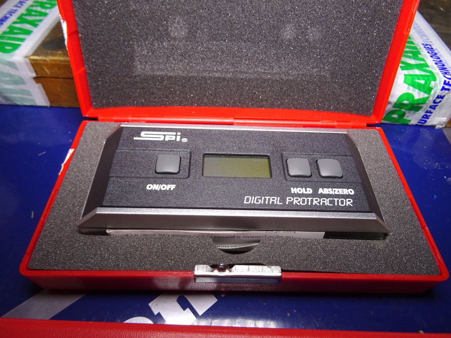 SPI digital protractor in case - lot located at: P...