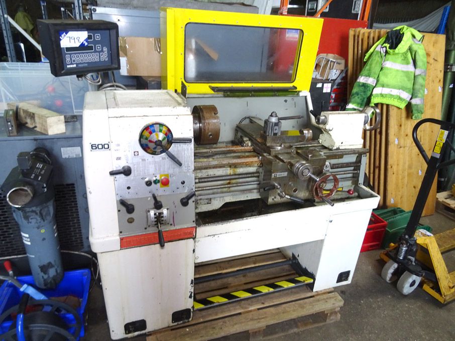 Colchester Student 1800 straight bed lathe, 22-180...