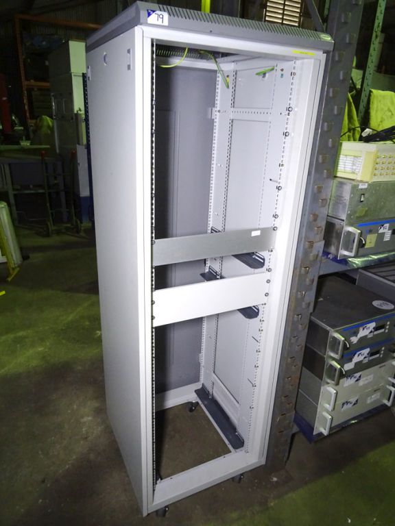 Single 19" rack / cabinet with power cables, 600x1...
