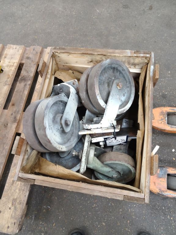 4x twin wheel heavy duty castors, 4 ton max
