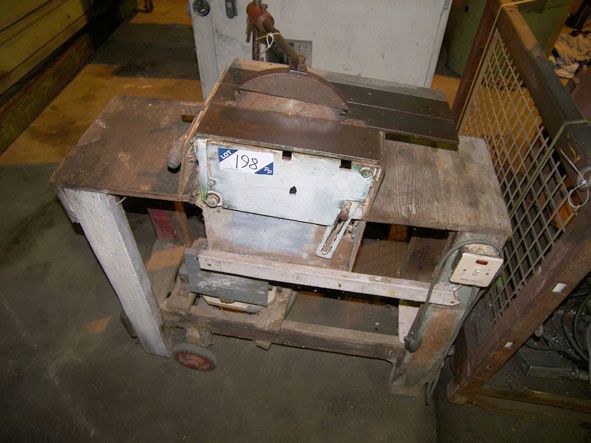 230mm dia table saw, 500x30mm table, 240v - Locate...