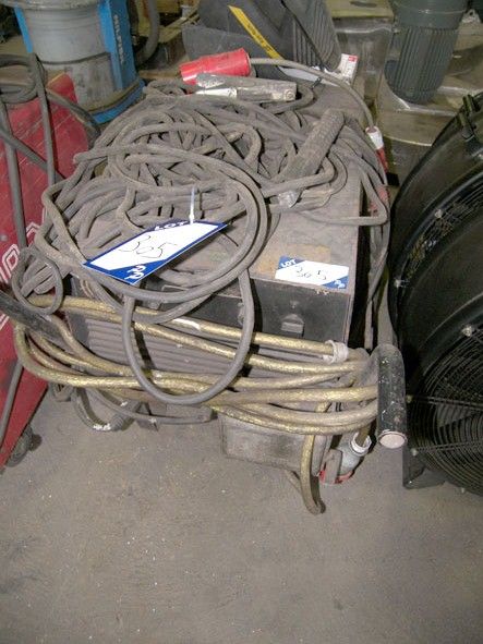 LARC 380TY welder, 380A - Located at PP Stores - A...