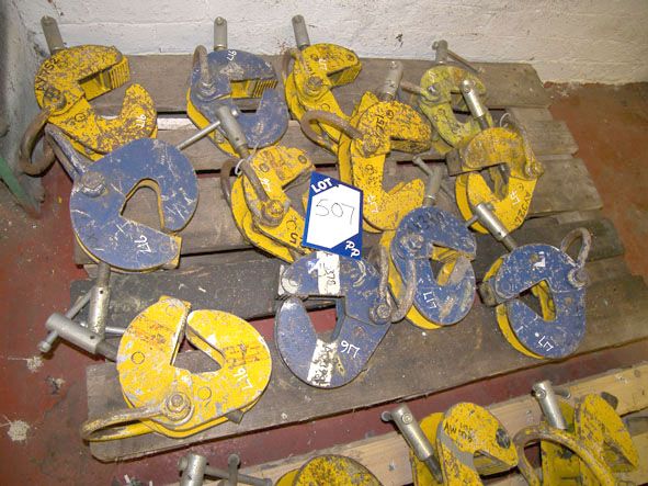 12x Riley etc sheet metal plate lifters to 1000kg...