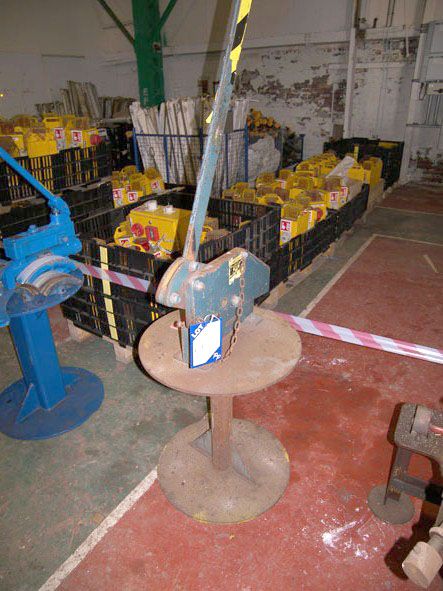 Keeton 4" hand shear on base - Located at BAE Syst...