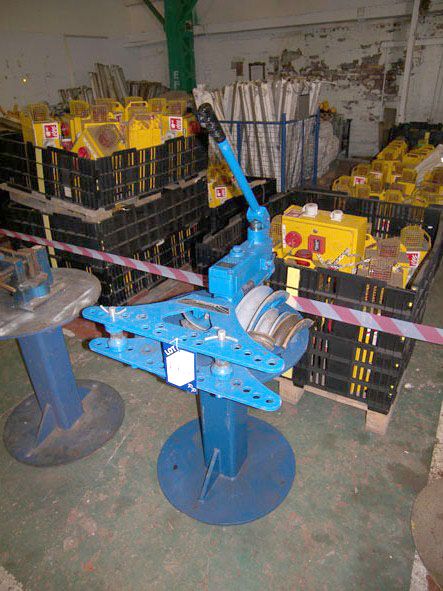 Tubela H3PR hydraulic pipe bender on base with for...