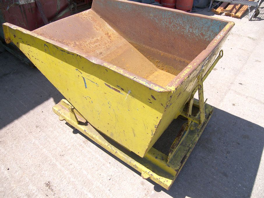 760x1100mm approx mobile tipping skip
