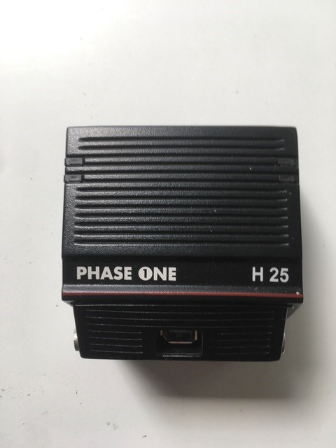 Phase One H25 20mega pixel back. V mount