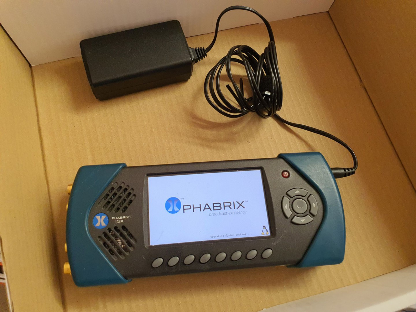 Phabrix SX portable 3G/HD/SD video / audio monitor...