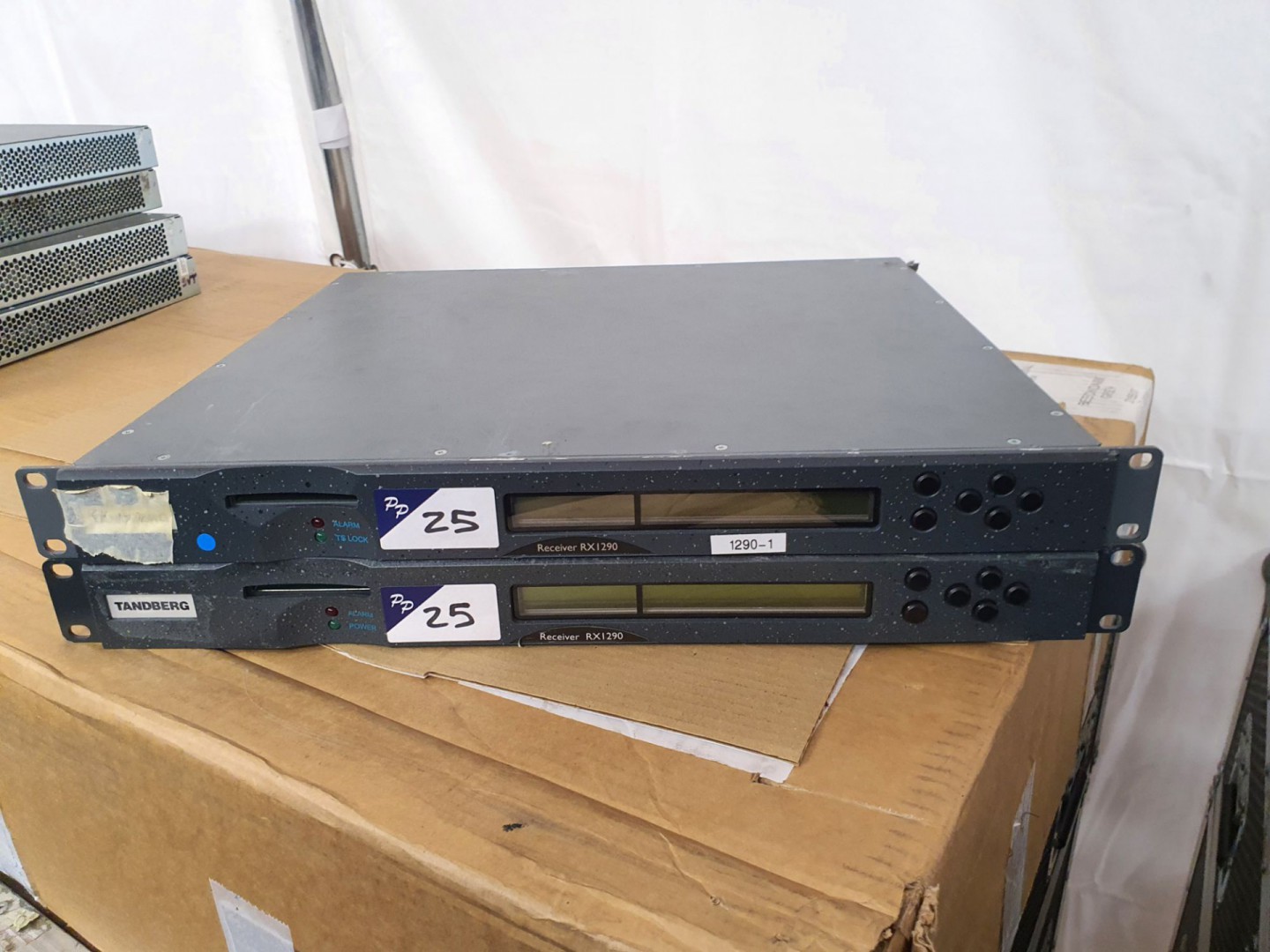 2x Tandberg RX1290 receivers