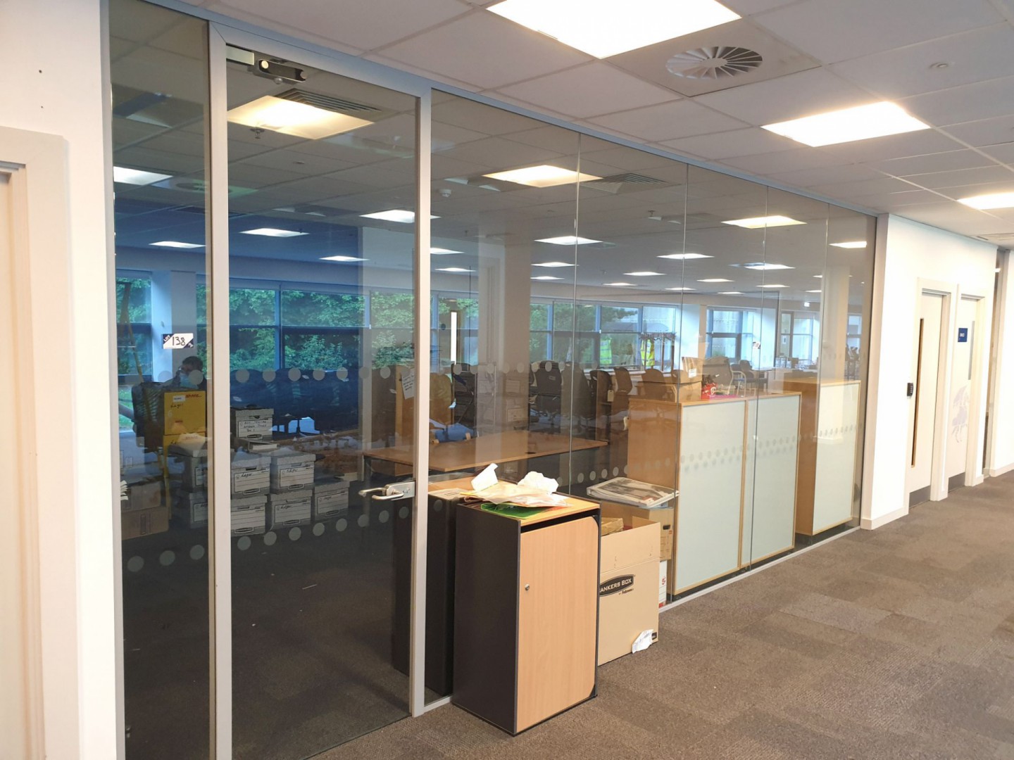 Glass partition wall inc: door in 7 sections, 950x...
