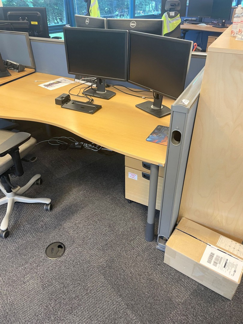 3x Kinnarps light oak effect office desks, 1800x10...