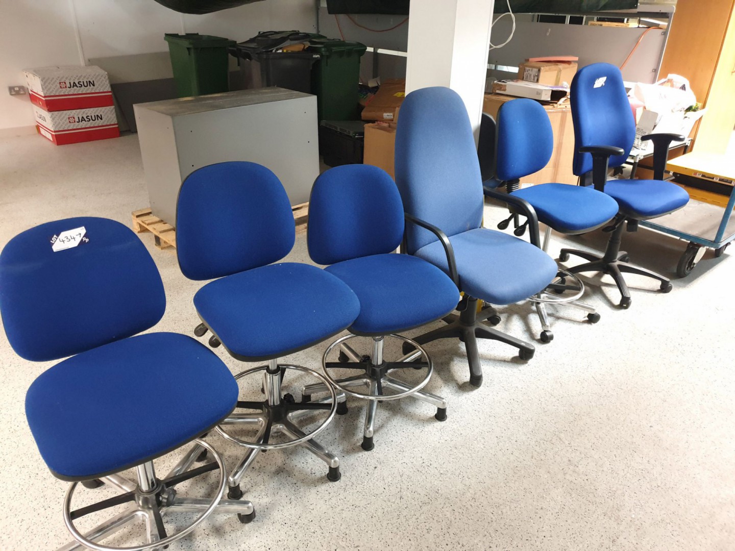 6x blue upholstered office chairs